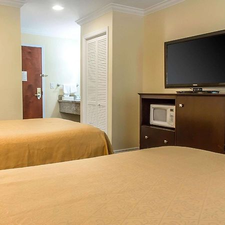 Quality Inn Near Mountain Creek Vernon Εξωτερικό φωτογραφία