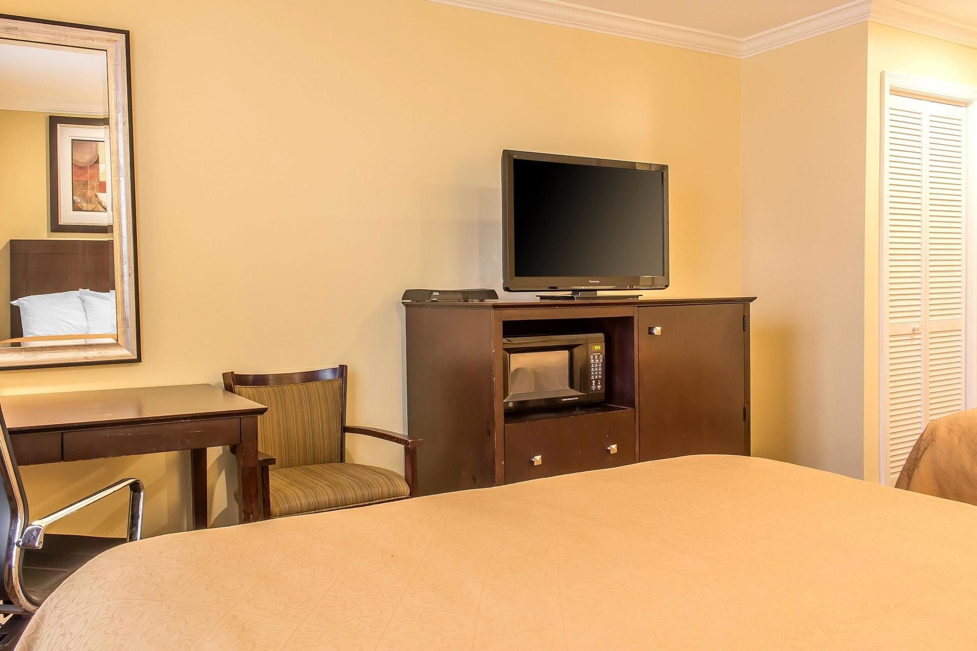 Quality Inn Near Mountain Creek Vernon Εξωτερικό φωτογραφία