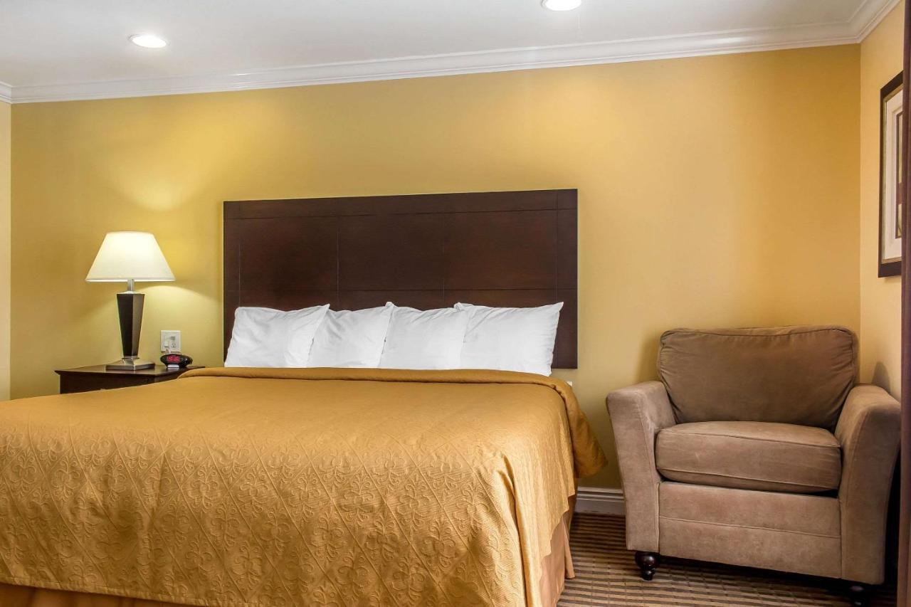 Quality Inn Near Mountain Creek Vernon Εξωτερικό φωτογραφία